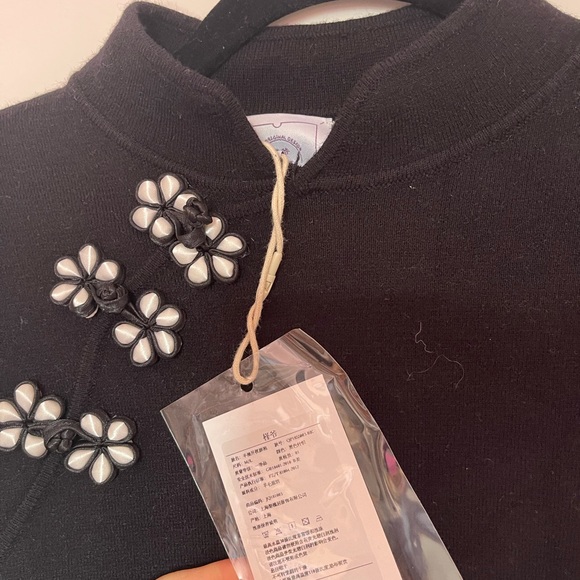 Wool black dress in Chinese style - Picture 3 of 5